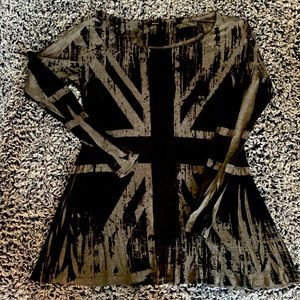 Long sleeve graphic tee